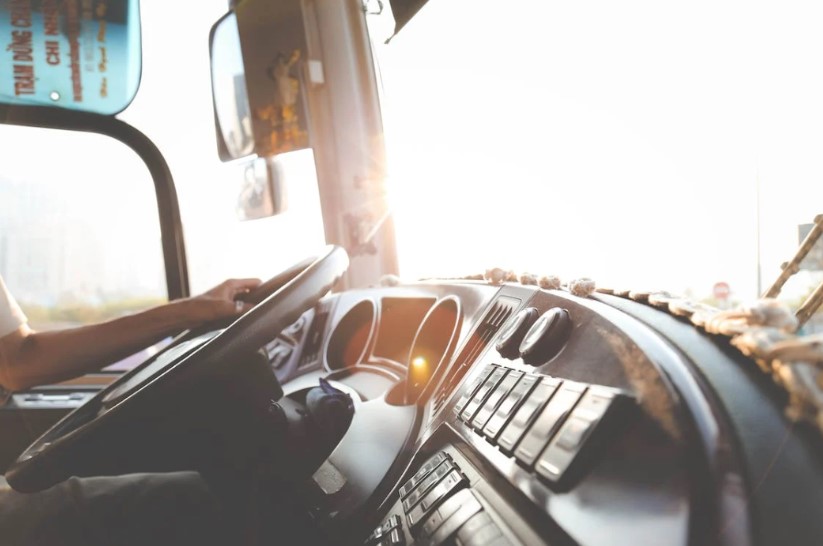 ¿Por Qué es Importante Monitorear a Transportistas y Operadores Logísticos en una Gran Empresa?